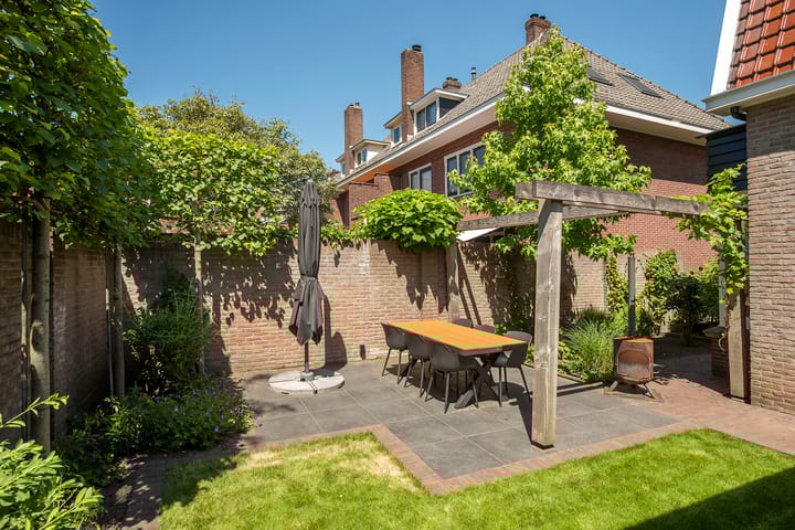 Foto 47 van Spoorstraat 12