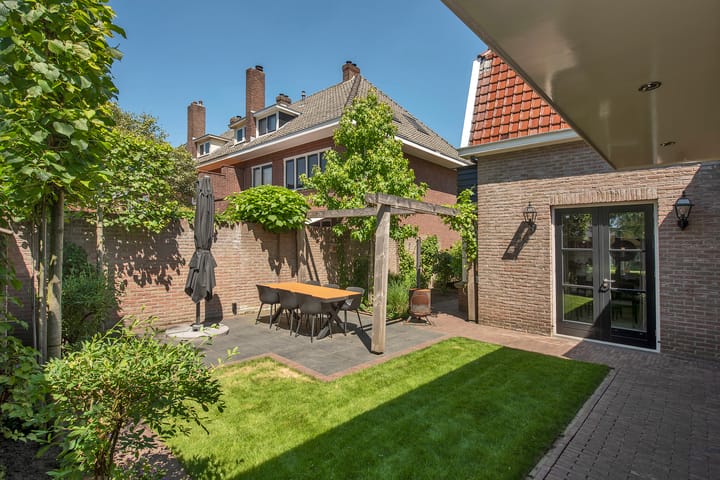 Foto 50 van Spoorstraat 12