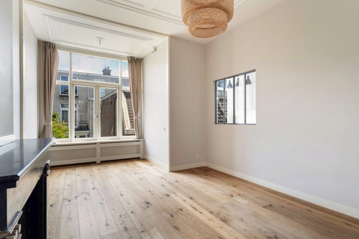 Foto 14 van Van Loostraat 64