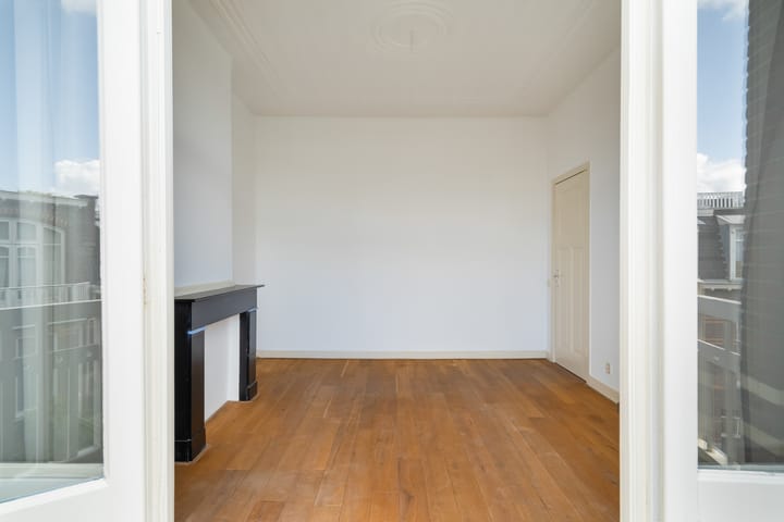 Foto 25 van Van Loostraat 64