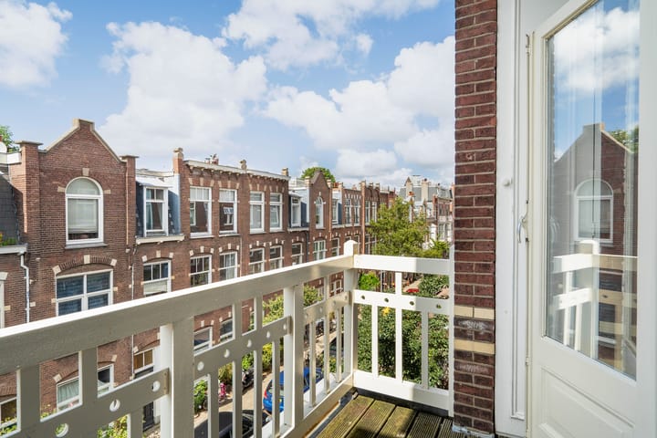 Foto 38 van Van Loostraat 64