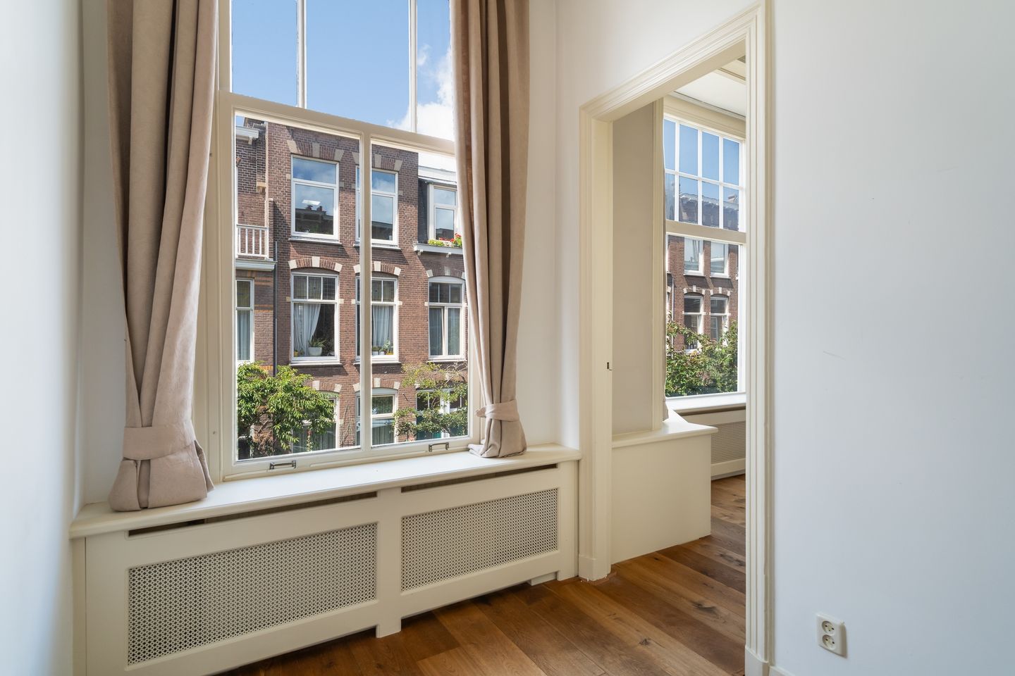 Foto 44 van Van Loostraat 64