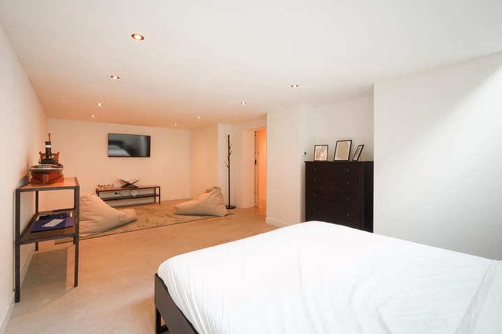 Photo 36 of Valkenboskade 613