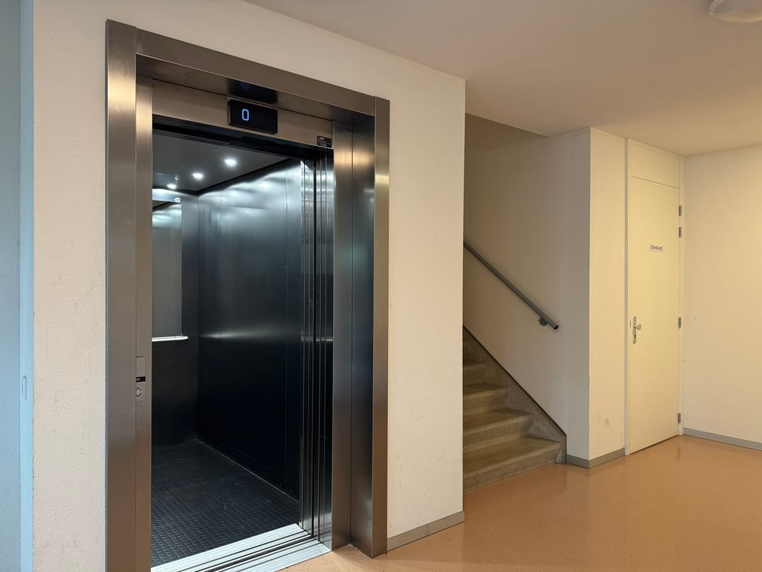 Photo 28 of Victoriameer 81