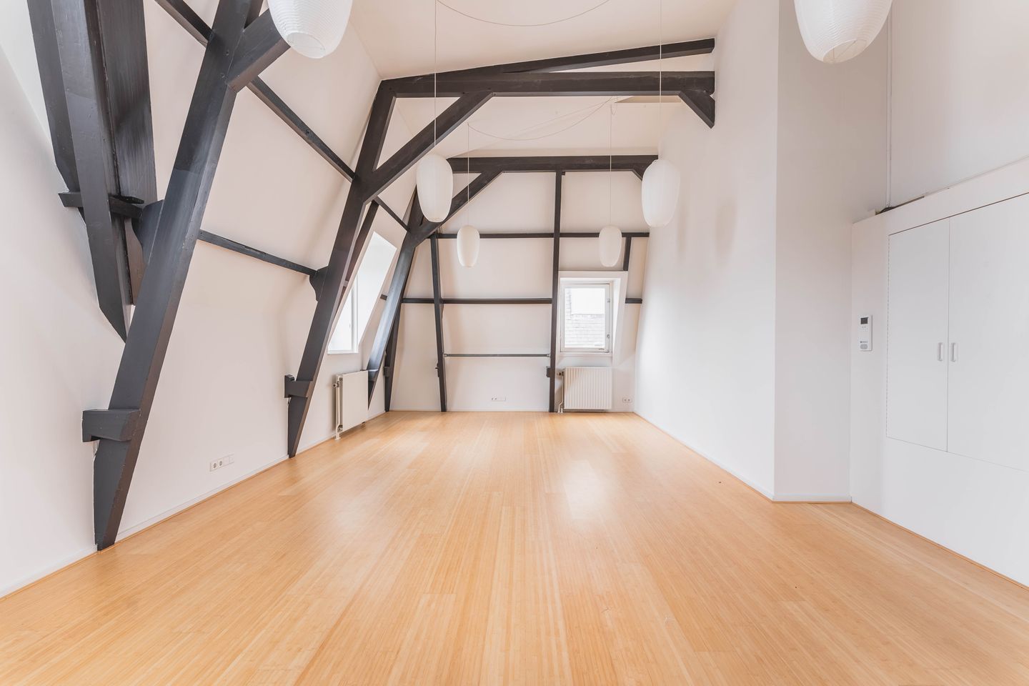 View photo 5 of Raadhuisstraat 15