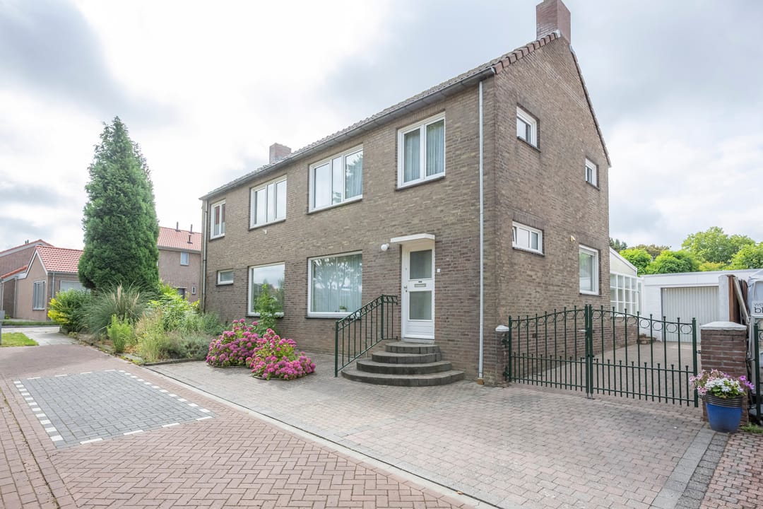 Foto 2 van Saroleaplantsoen 1