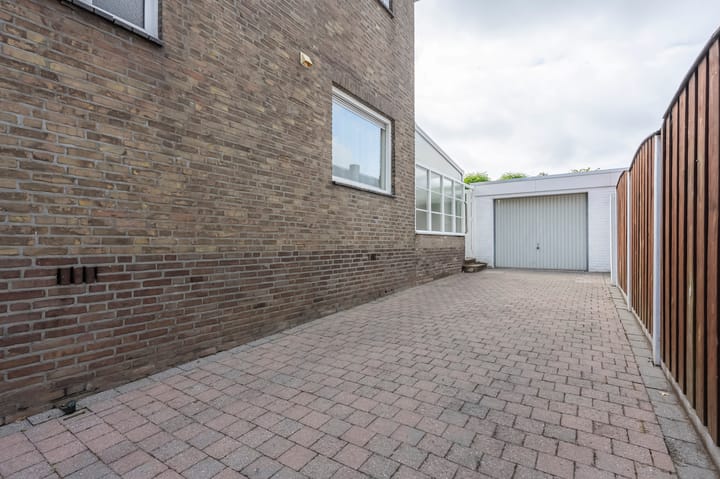 Foto 21 van Saroleaplantsoen 1