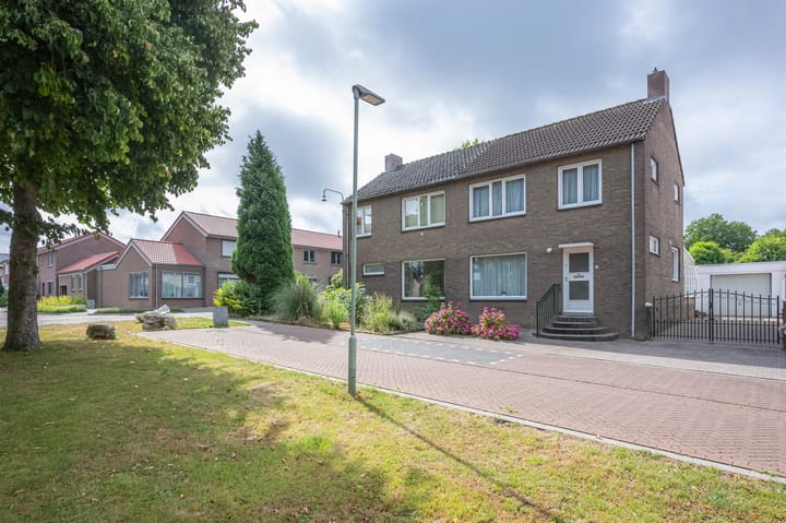 Foto 23 van Saroleaplantsoen 1