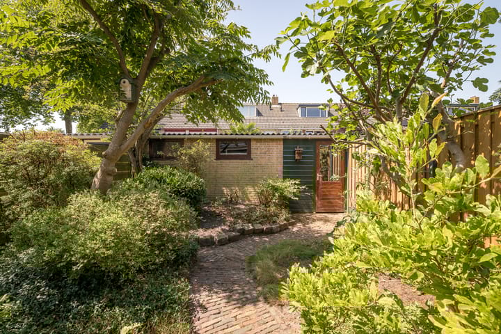 Photo 30 of Overstort 5