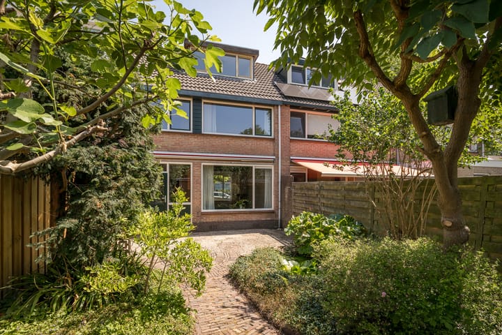 Photo 31 of Overstort 5