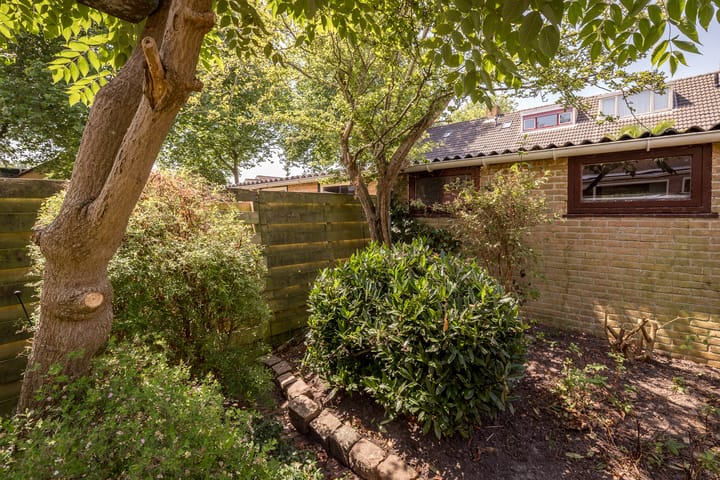 Photo 33 of Overstort 5