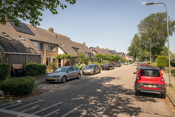 Photo 34 of Overstort 5