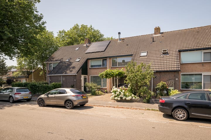 Photo 35 of Overstort 5