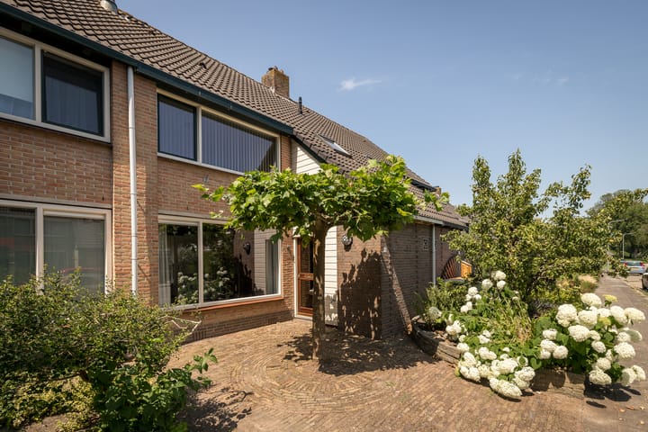 Photo 36 of Overstort 5