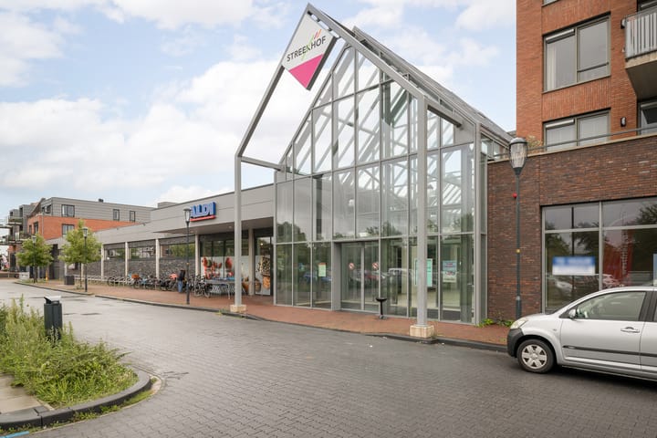 Photo 40 of Overstort 5