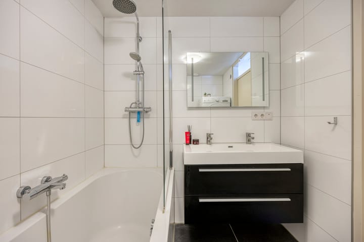 Photo 17 of Engelandstraat 3