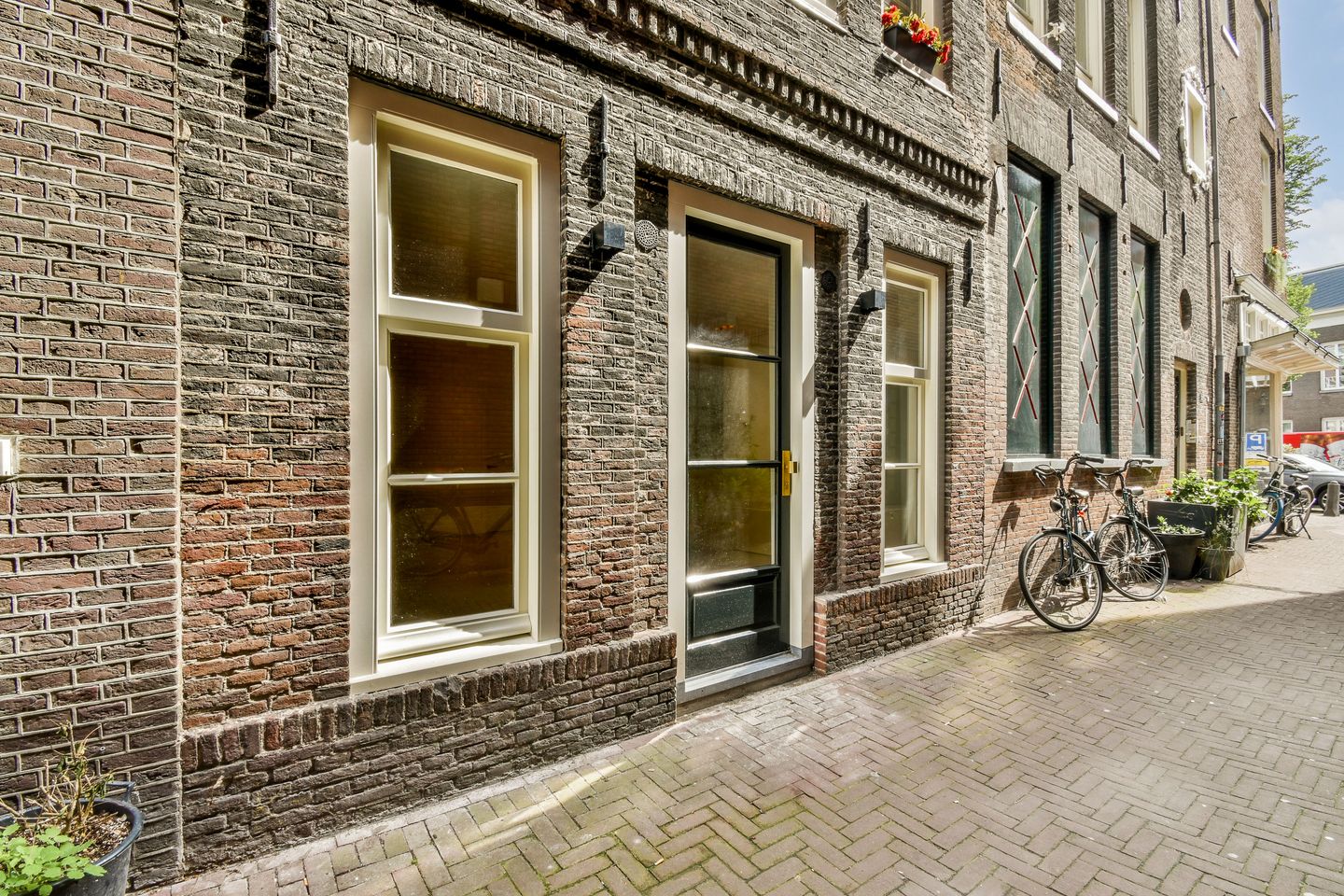Bekijk foto 1 van Sint Pieterspoortsteeg 35-H