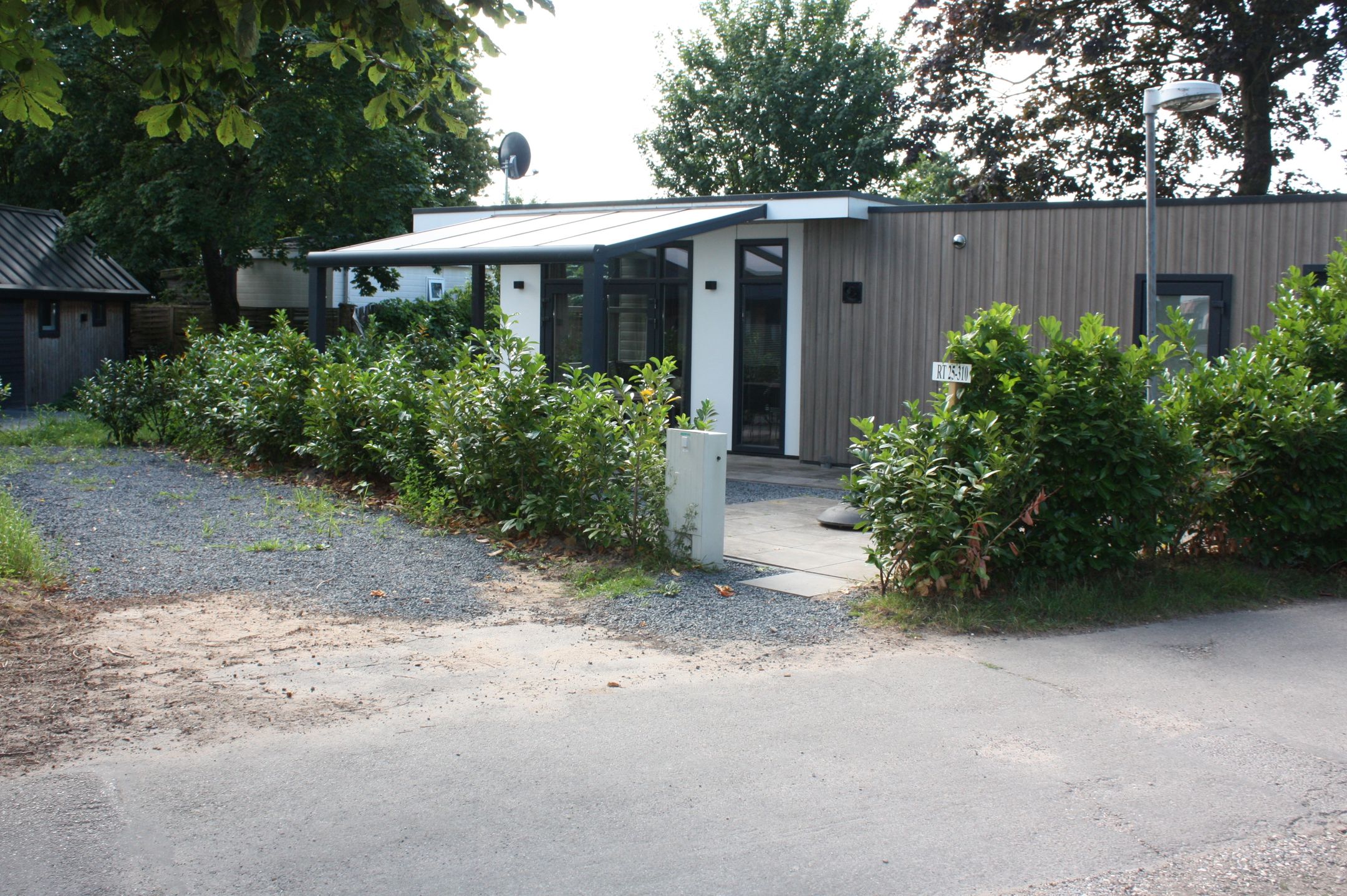 2-bedroom freehold villa in Lathum — photo 3 of 5