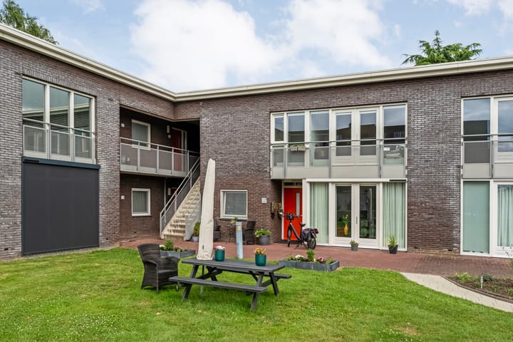 Foto 5 van Puntkroos 56