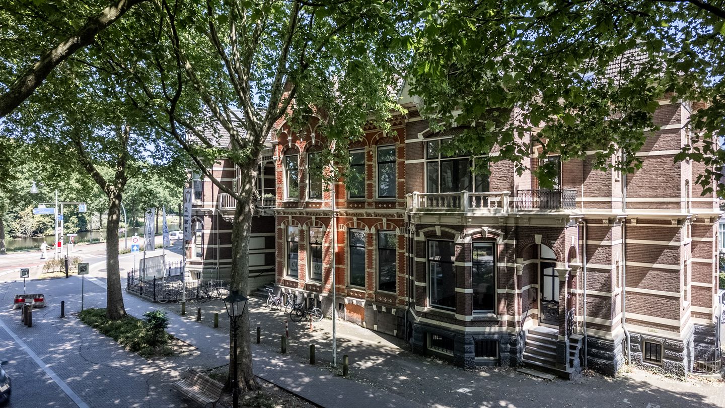 Bekijk foto 3 van Stationsweg 3