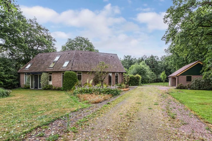 Photo 2 of Hoofdstraat West 74-A