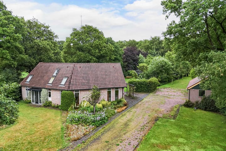 Photo 33 of Hoofdstraat West 74-A