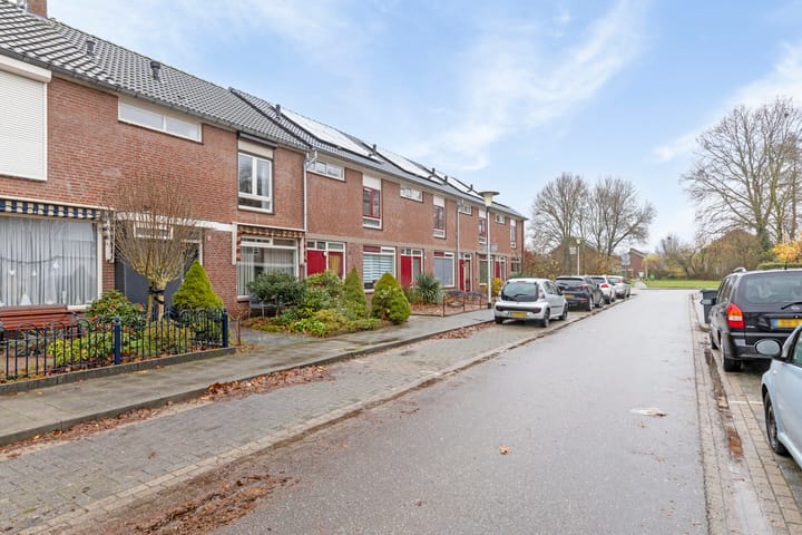 Foto 8 van Meeuwstraat 27