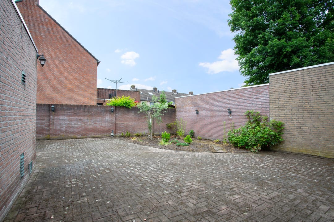 Photo 2 of Beemden 12