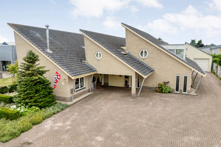Nijverheidsweg 15, Nijeveen