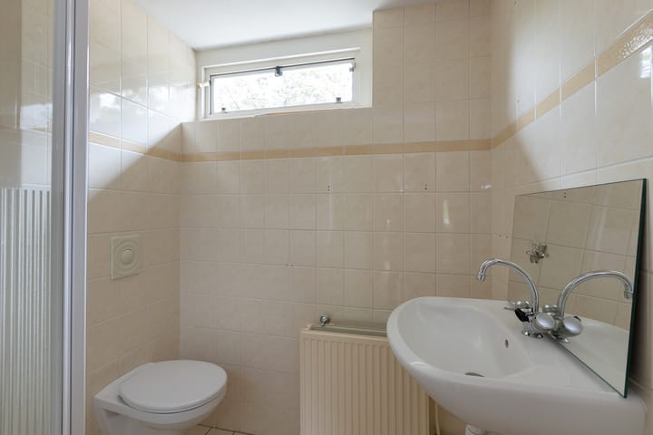 Photo 16 of Bronbeekstraat 55