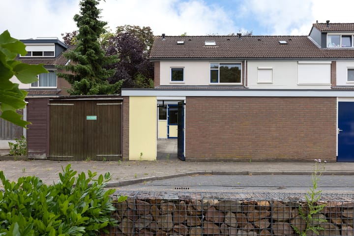 Photo 32 of Bronbeekstraat 55