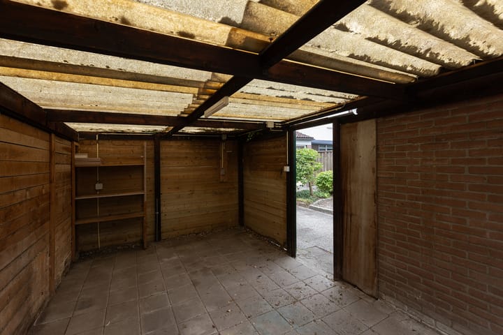 Photo 34 of Bronbeekstraat 55