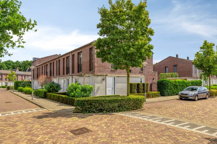 Foto 27 van Donkervoortseloop 18