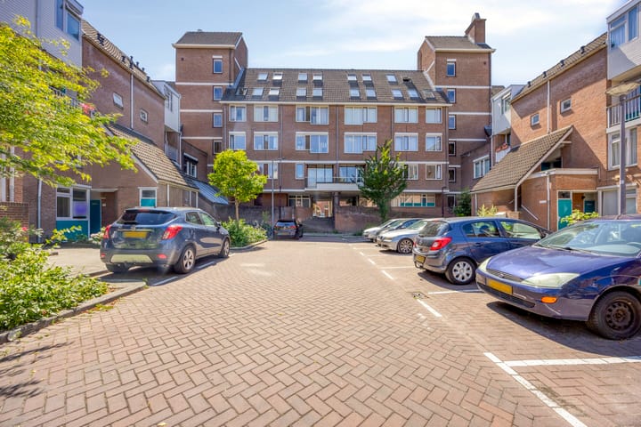 Foto 6 van Meester Marrestraat 76