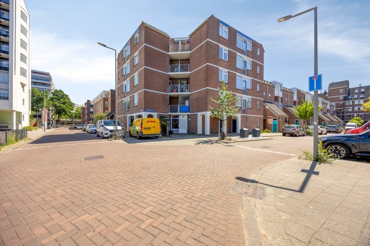 Foto 18 van Meester Marrestraat 76