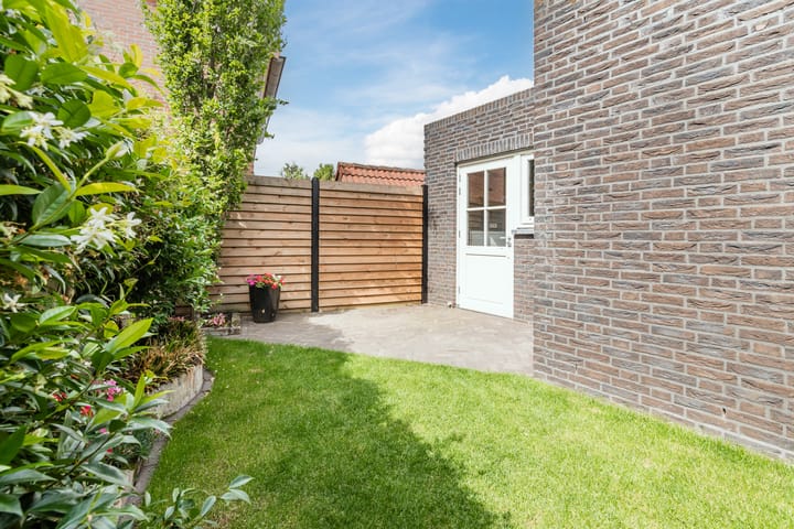 Photo 34 of Van Berghenstraat 31