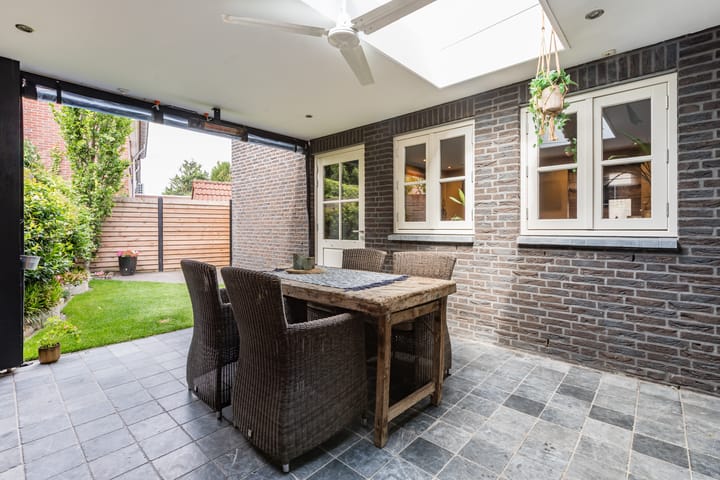 Photo 36 of Van Berghenstraat 31