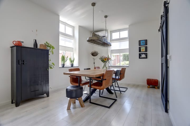 Foto 16 van Molenstraat 17