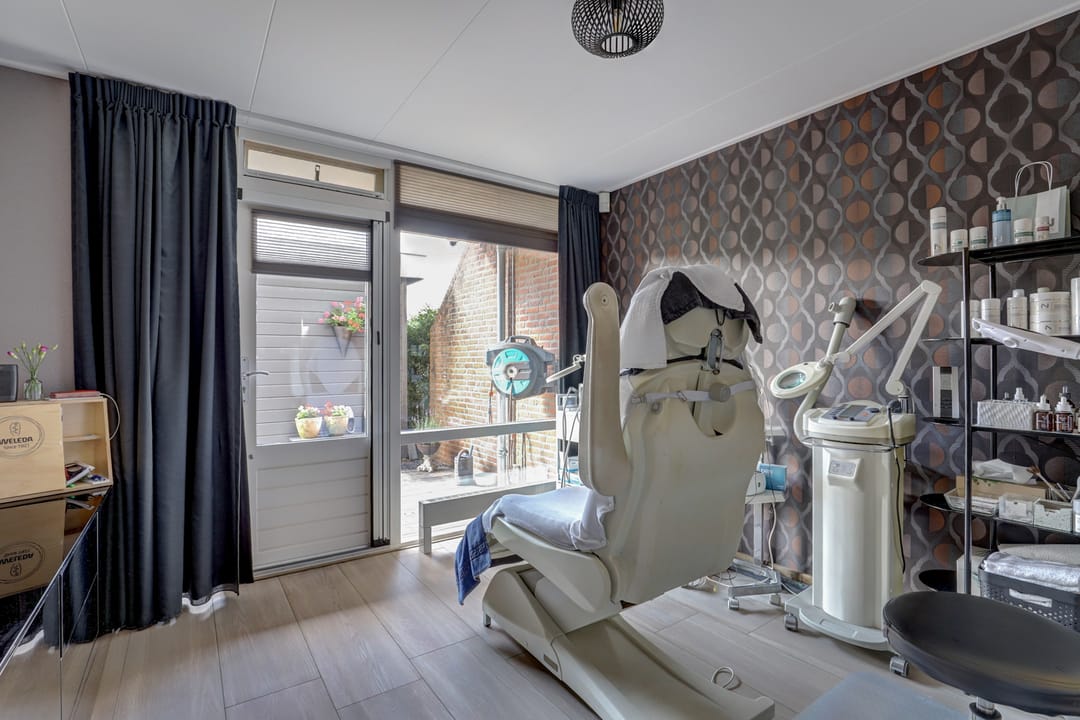 Photo 16 of Bovenkruier 106