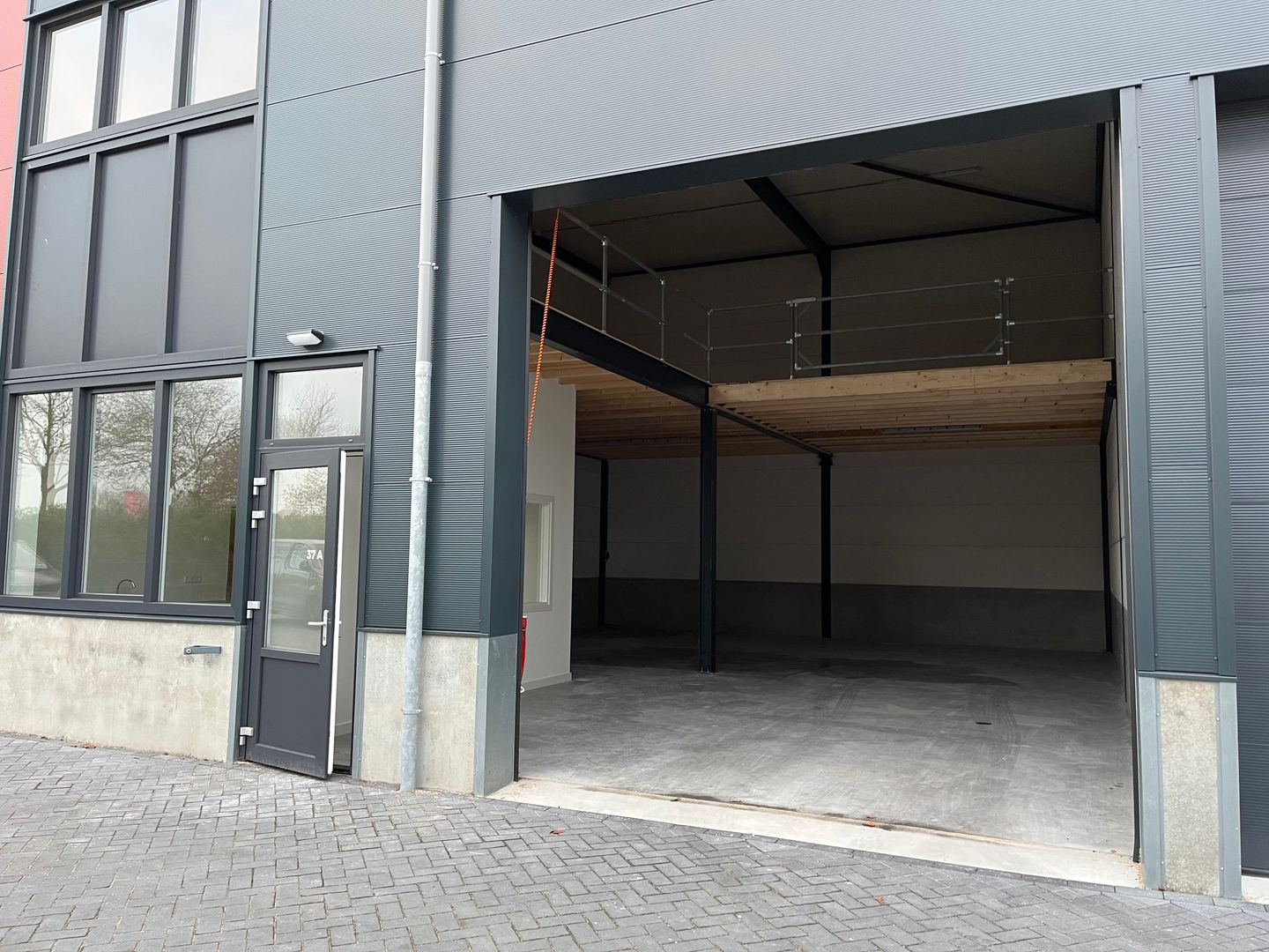 View photo 2 of Rooiseheide 37-A