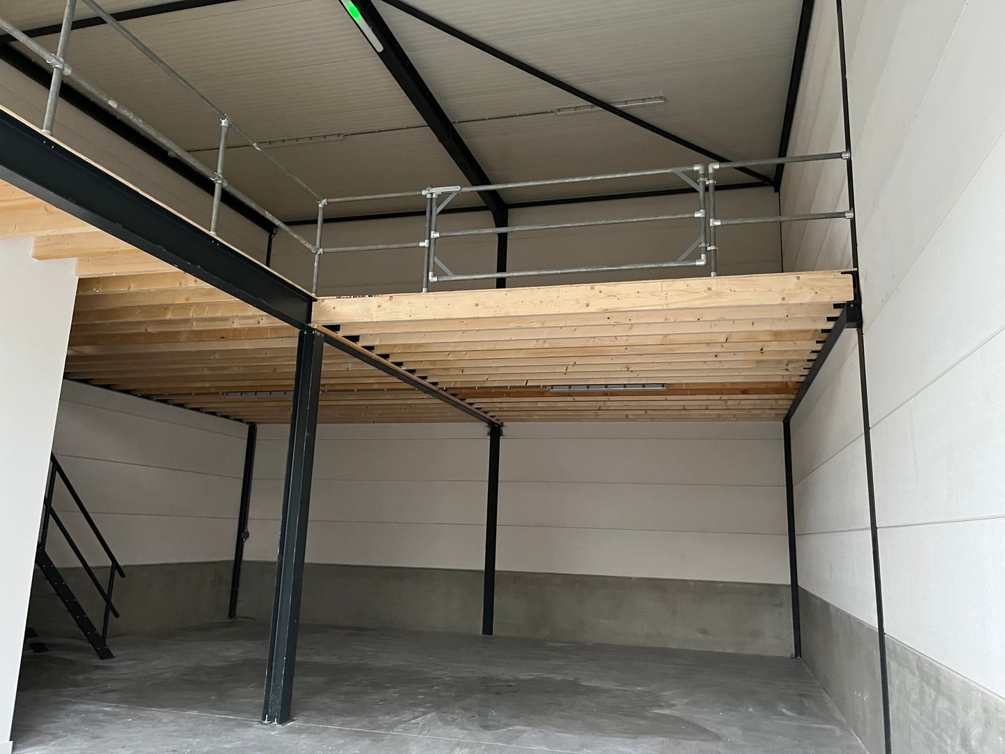 View photo 3 of Rooiseheide 37-A