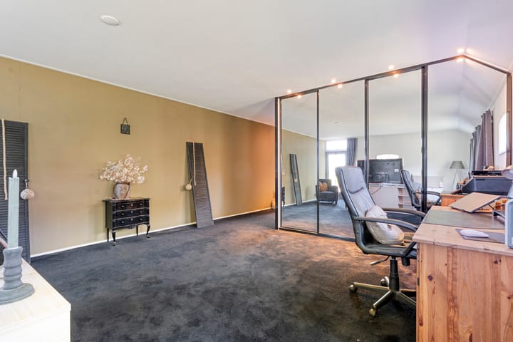 Photo 32 of Oostereind 5