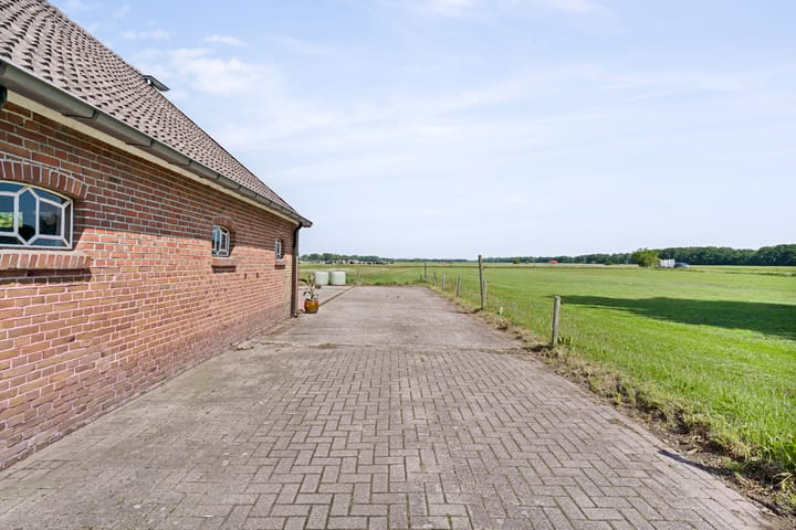 Photo 60 of Oostereind 5