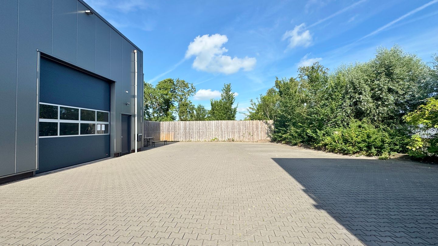 Bekijk foto 2 van Industrieweg 1-B2