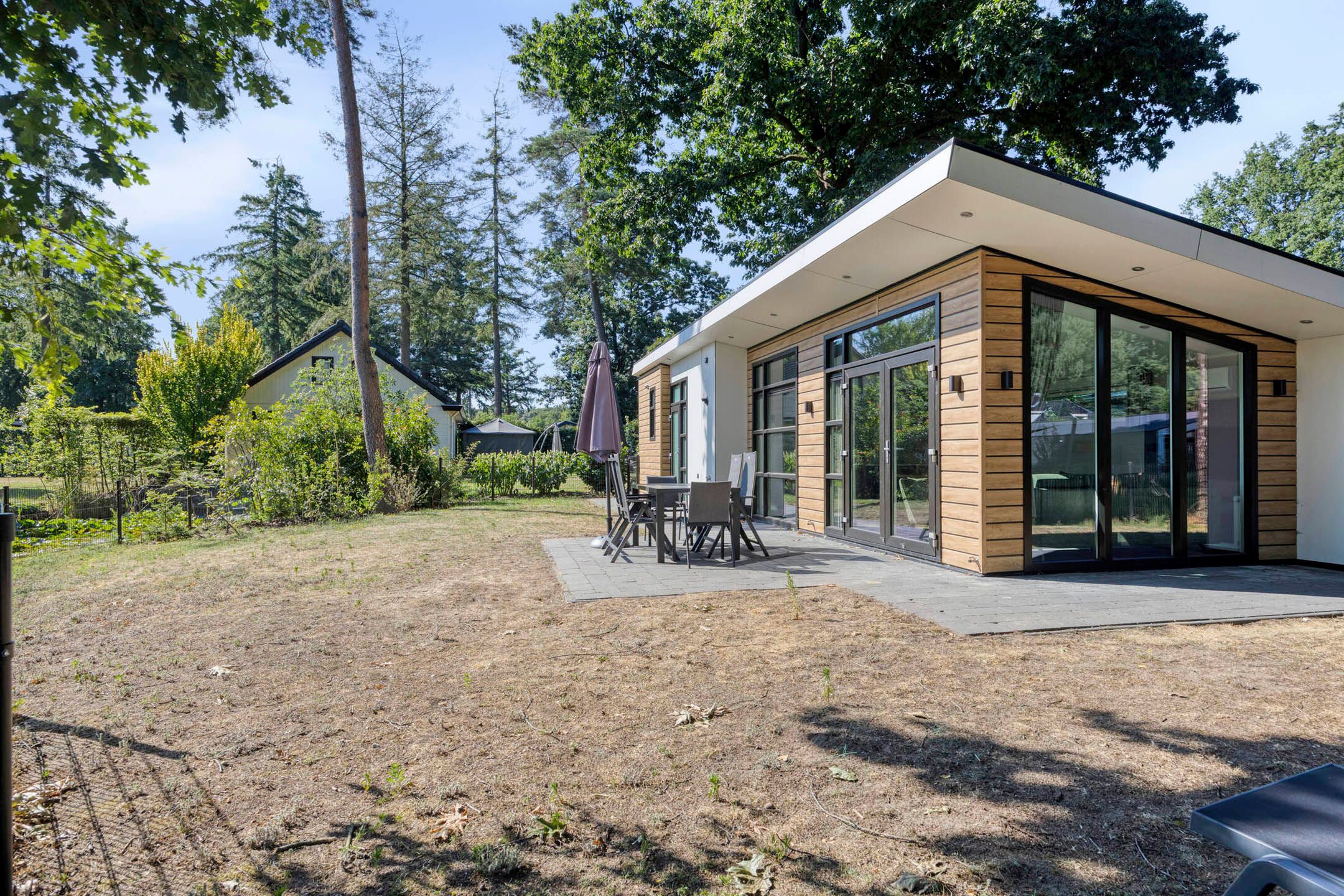 2-bedroom freehold villa in Ede — photo 4 of 5