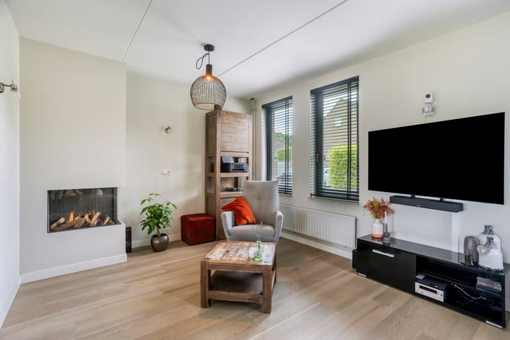 Foto 10 van Meester Theelenstraat 21