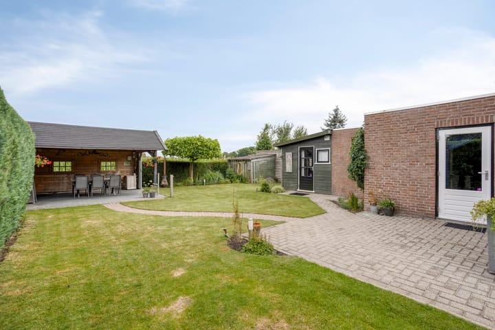 Foto 33 van Meester Theelenstraat 21