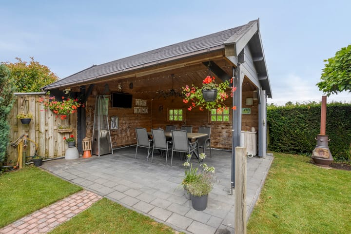 Foto 37 van Meester Theelenstraat 21