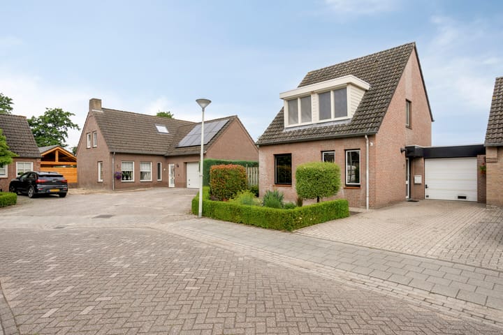 Foto 42 van Meester Theelenstraat 21