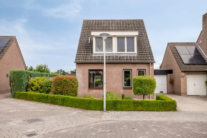 Foto 43 van Meester Theelenstraat 21